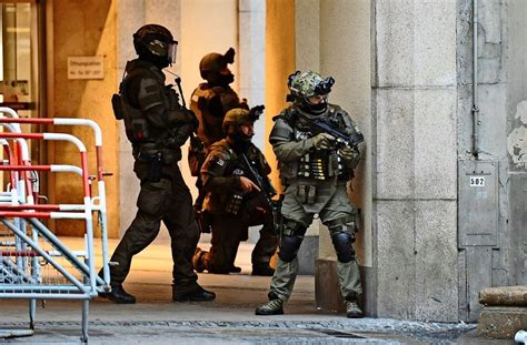 Anti Terror Übung der Bundeswehr und Polizei Notwendige Simulation des