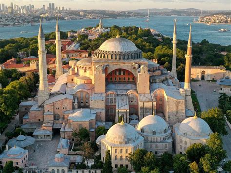 Ayasofya Camii Ve Sultan Ahmet Camii Esenler Belediyesi