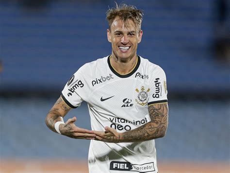 R Ger Guedes Brilha E Corinthians Vence O Liverpool Uru Na Estreia Da