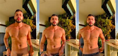 Handsome Hot Guy Putting His Cock Inside ThisVid