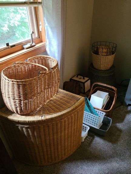 Lot Of Wicker Baskets Ness Bros Realtors Auctioneers