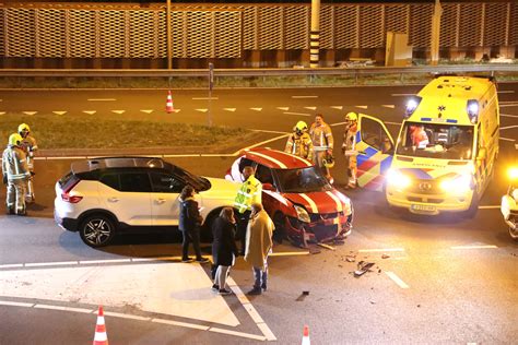 Flinke Schade Na Ongeval Op Kruising N Met De Australi Weg