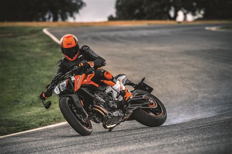 2018 Ktm 790 Duke Finally Lands At Eicma Autoevolution