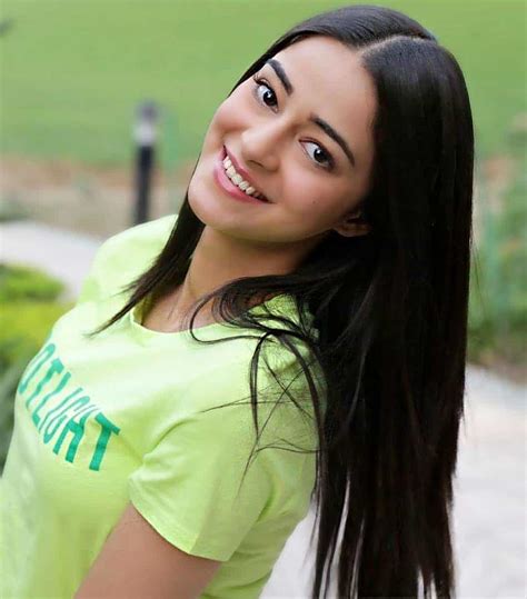 Ananya Pandeys Latest From Student Of The Year 2 Ananya Pandey Phone