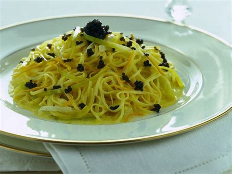 Ricetta Tagliolini Con Uova Di Lompo Al Profumo D Arancia Donna Moderna