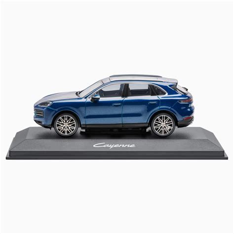 Porsche Cayenne (E3.2) 1:43 Scale Model Car – Porsche Exchange