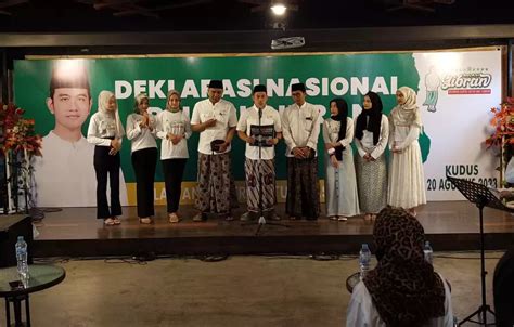 Ratusan Santri Milenial Deklarasikan Dukungan Untuk Gibran Cawapres