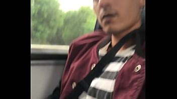 Masturbando no busão XVIDEOS