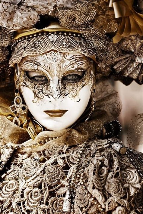 A Gold Venetian Mask Venetian Carnival Masks Carnival Of Venice