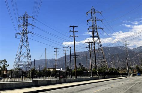 California Proposal Would Change How Power Bills Are Calculated Aiming