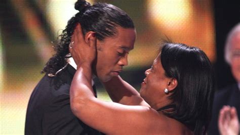 Ronaldinho's mother dies of Covid - World Today News