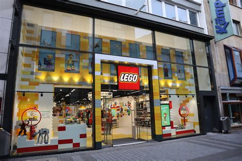 Lego Store K Ln Gro E Neuer Ffnung Mit Lego Store Set Als Gwp