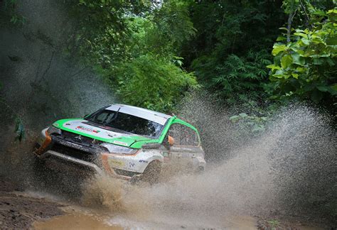 Mitsubishi Outlander PHEV Completes Asia Cross Country Rally 2015 ...