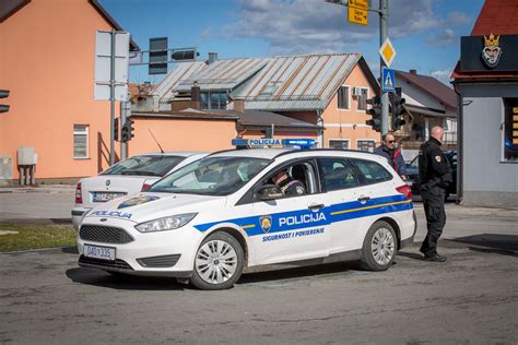 Kaznena prijava za vozača koji je na semaforu u Gospiću pokosio 74