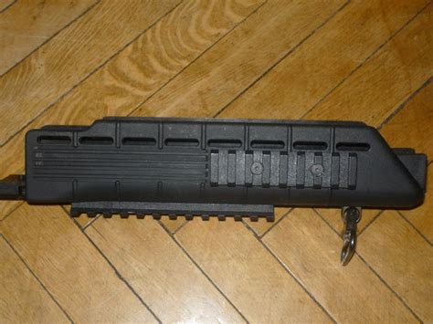 Продаю цевье и магазины на Сайгу-308