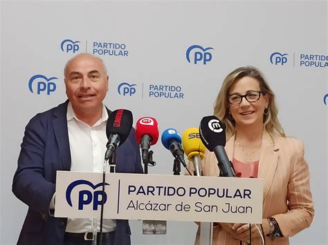 Lola Merino Pp Se Re Ne En Alc Zar Con Ganaderos