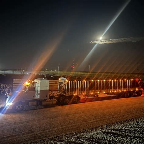 Rolling Plains Motor Speedway - 1st heat race lining up now, spitting a