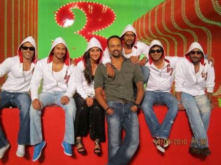 Kareena Kapoor & Ajay Devgan Golmaal 3 Movie Wallpapers, Movie Images, Pictures, Photos ...