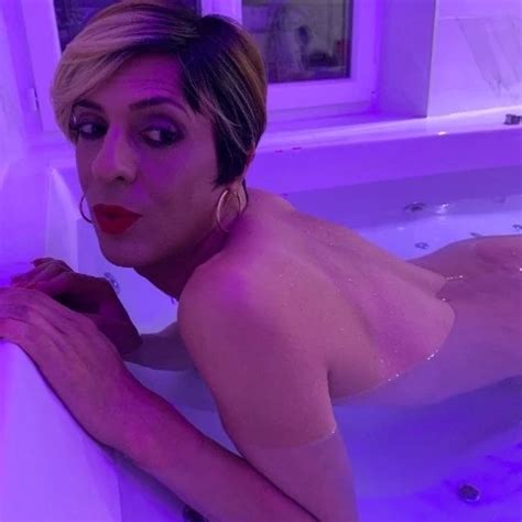 Céline Laffite Loves Flowers Shemale Amateur Porn feat Celine LAFFITE xHamster