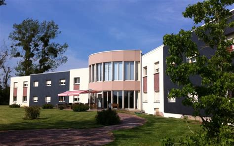 EHPAD le Clos des Cèdres EHPAD à Pont l Évêque 14130 Maisons de