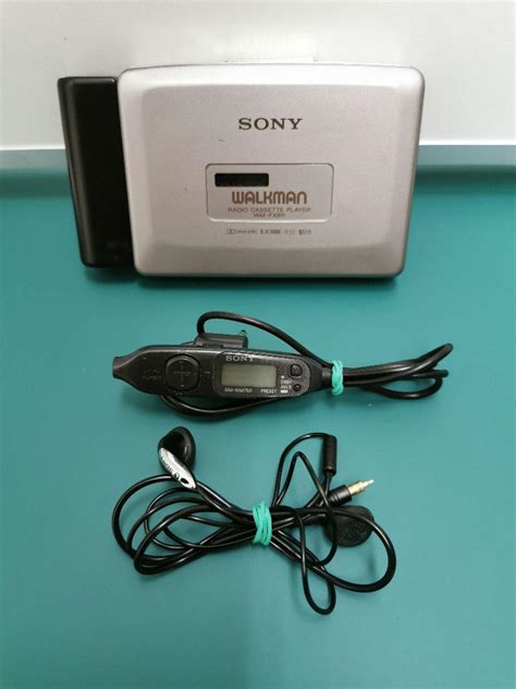 Sony カセットウォークマン Fx811 ジャンク品 メルカリ