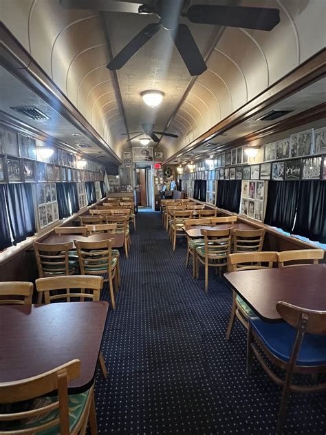 This Little-Known Train-Themed Restaurant In Florida Is An Exciting And ...