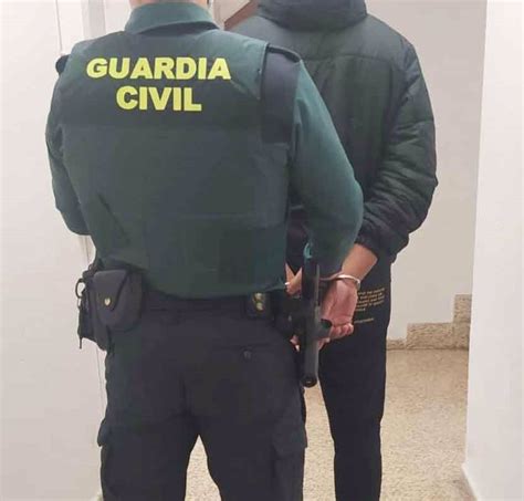 La Guardia Civil detiene a un hombre por varios robos en vehículos en