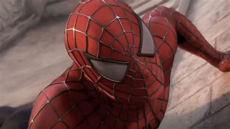 The Story Behind Tobey Maguire S First Spider Man Suit How Half Naked Bodybuilders And A