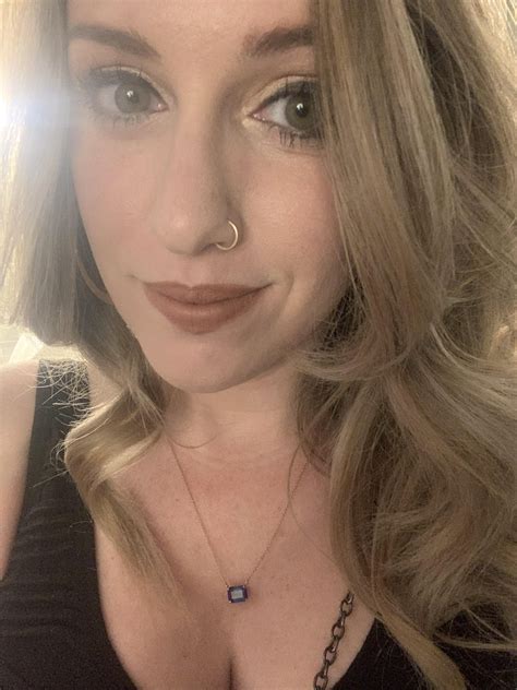 Probably Nsfw On Twitter F Am I Hot Https T Co Hjlkhycjwc Twitter