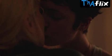Laura Prats Lesbian Scene In High Seas Tnaflix