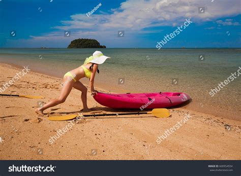 Beautiful Sexy Woman Has Yellow Bikini Stock Photo 600954554 Shutterstock