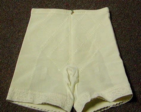 Vintage Playtex Double Diamond Average Leg Magic Cling Cuff Firm