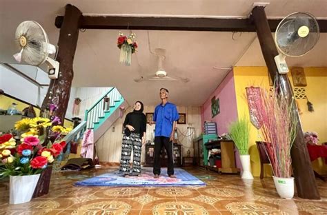 Pokok Tahun Dalam Rumah Jadi Tumpuan