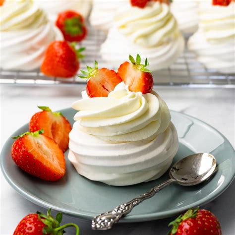 Mini Pavlova Sugar Pursuit