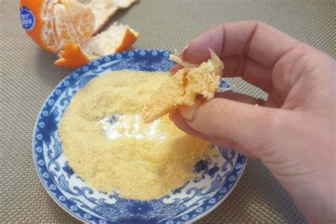 Как я делаю пилинг-скатку для лица из мандарина и манки