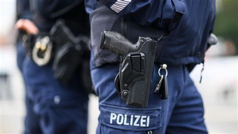 Polizei gibt 2024 besonders viele tödliche Schüsse ab STERN de