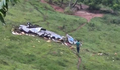 Bombeiros confirmam morte dos 7 passageiros do avião que caiu em MG