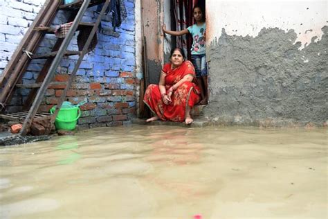 Flood In Yamuna जलस्तर के सारे रिकॉर्ड टूटे जलमग्न हुए दिल्ली के कई