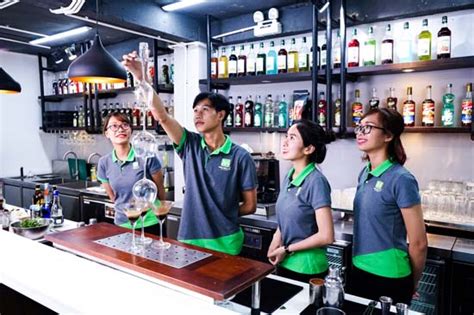 Khám Phá Nghệ Thuật Biểu Diễn Flair Bartending Dạy Pha Chế Á Âu