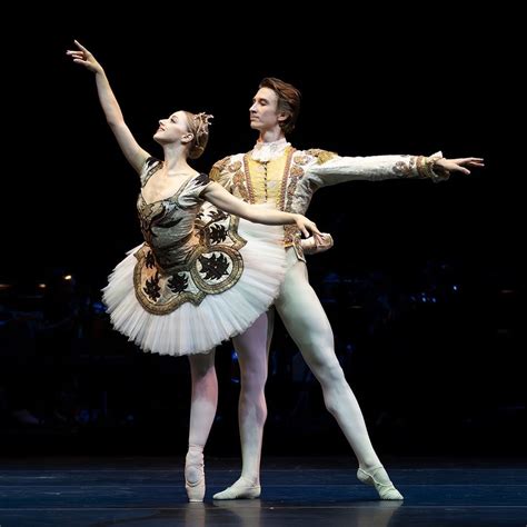 Assorted pictures of Royal Ballet dancers from the... - Scènes de Ballet