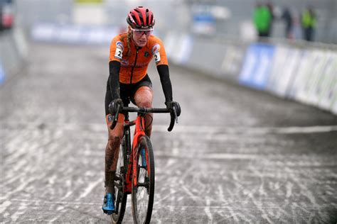 Cyclo-cross World Championships: Brand wins elite women's title ...