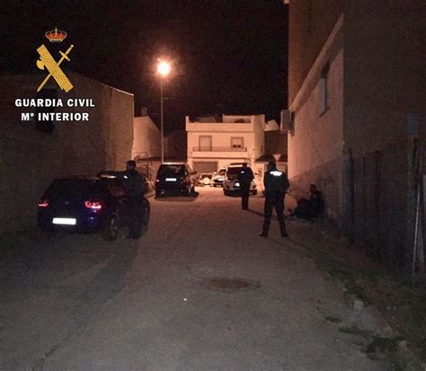 Tres Detenidos Al Ser Sorprendidos Por La Guardia Civil Robando En Una