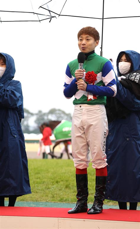 【高松宮記念】メイケイエール引退式 ラストラン9着で繁殖入り 武英師「よく頑張ってくれた」 競馬写真ニュース 日刊スポーツ