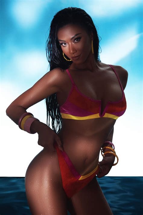 Kim Duy N Di N Bikini Khoe Body N Ng B Ng Tr C Th M B N K T Miss Universe