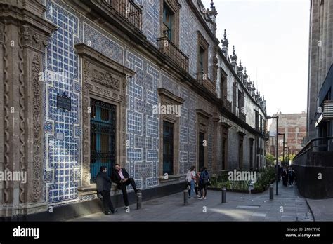 Vista De La Casa De Los Azulejos Un Palacio Barroco Del Siglo Th En