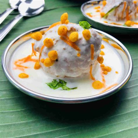 Mosaru Vade / South Indian Dahi Vada - Easy Indian Cookbook