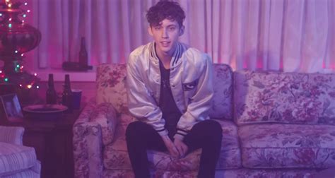 Troye Sivan Debuts ‘Youth’ Music Video – Watch Now! | Music, Music ...