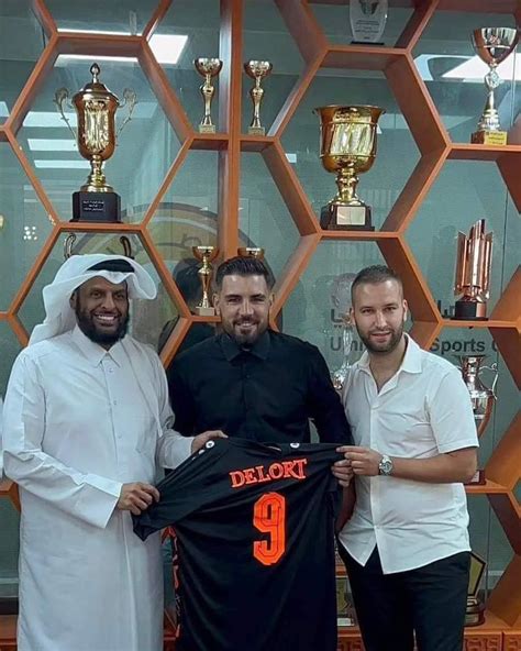 Andy Delort signe à Umm Salal