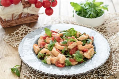 Straccetti Di Pollo Con Rucola E Pachino Cremosi Leggeri E Gustosi