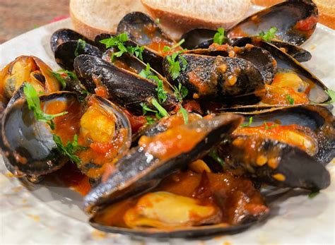 Mussels Fra Diavolo - Mussels Marinara Recipe - Alessandra's Food is Love